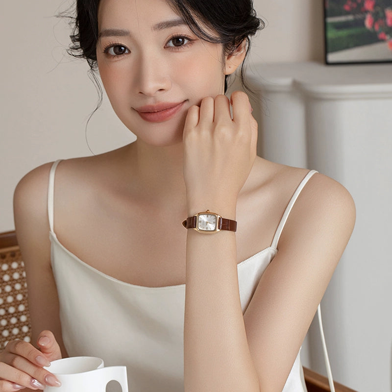 2025新款小方表女士手表韩版小众轻奢高级感正品复古小巧气质防水