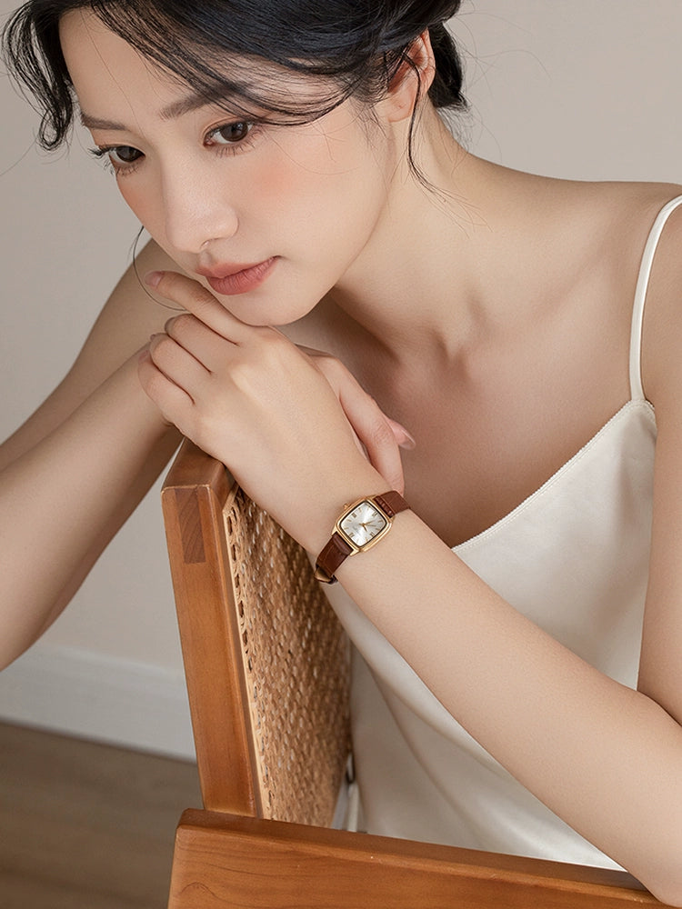 2025新款小方表女士手表韩版小众轻奢高级感正品复古小巧气质防水